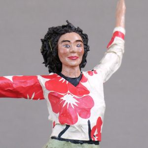 Fayola_Skulptur aus Pappmachee_4