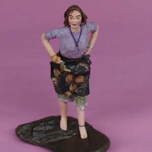 Femke_Skulptur aus Pappmachee_2