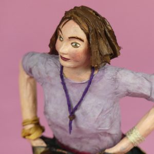 Femke_Skulptur aus Pappmachee_3