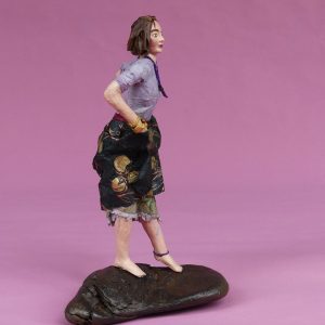 Femke_Skulptur aus Pappmachee_4