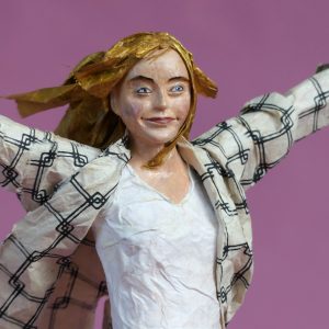 Grace_Skulptur aus Pappmachee_1