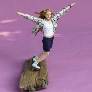 Grace_Skulptur aus Pappmachee_2