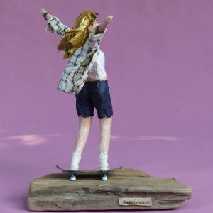 Grace_Skulptur aus Pappmachee_3