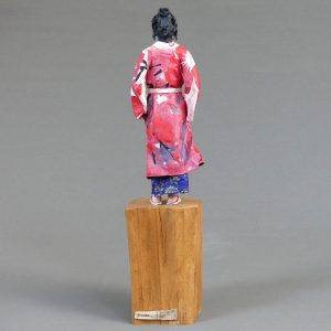 Michiko_Skulptur aus Pappmachee_3