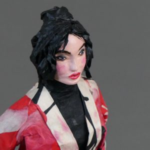 Michiko_Skulptur aus Pappmachee_4
