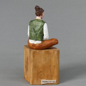 Leni_Skulptur aus Pappmachee_3