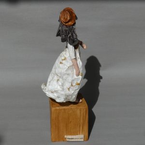 Liv_Skulptur aus Pappmachee_3