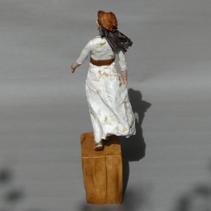 Liv_Skulptur aus Pappmachee_4