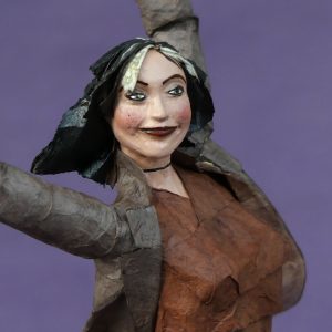 Ursula_Skulptur aus Pappmachee_2